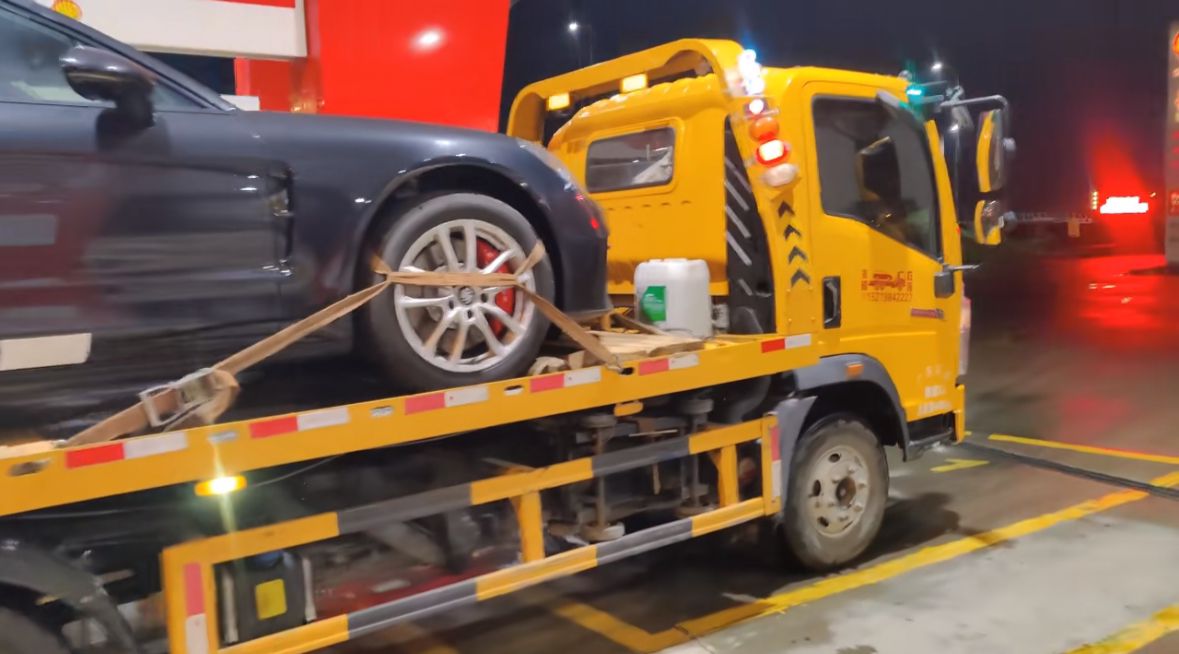 津南行车途中遇到突发状况该如何呼叫道路救援？